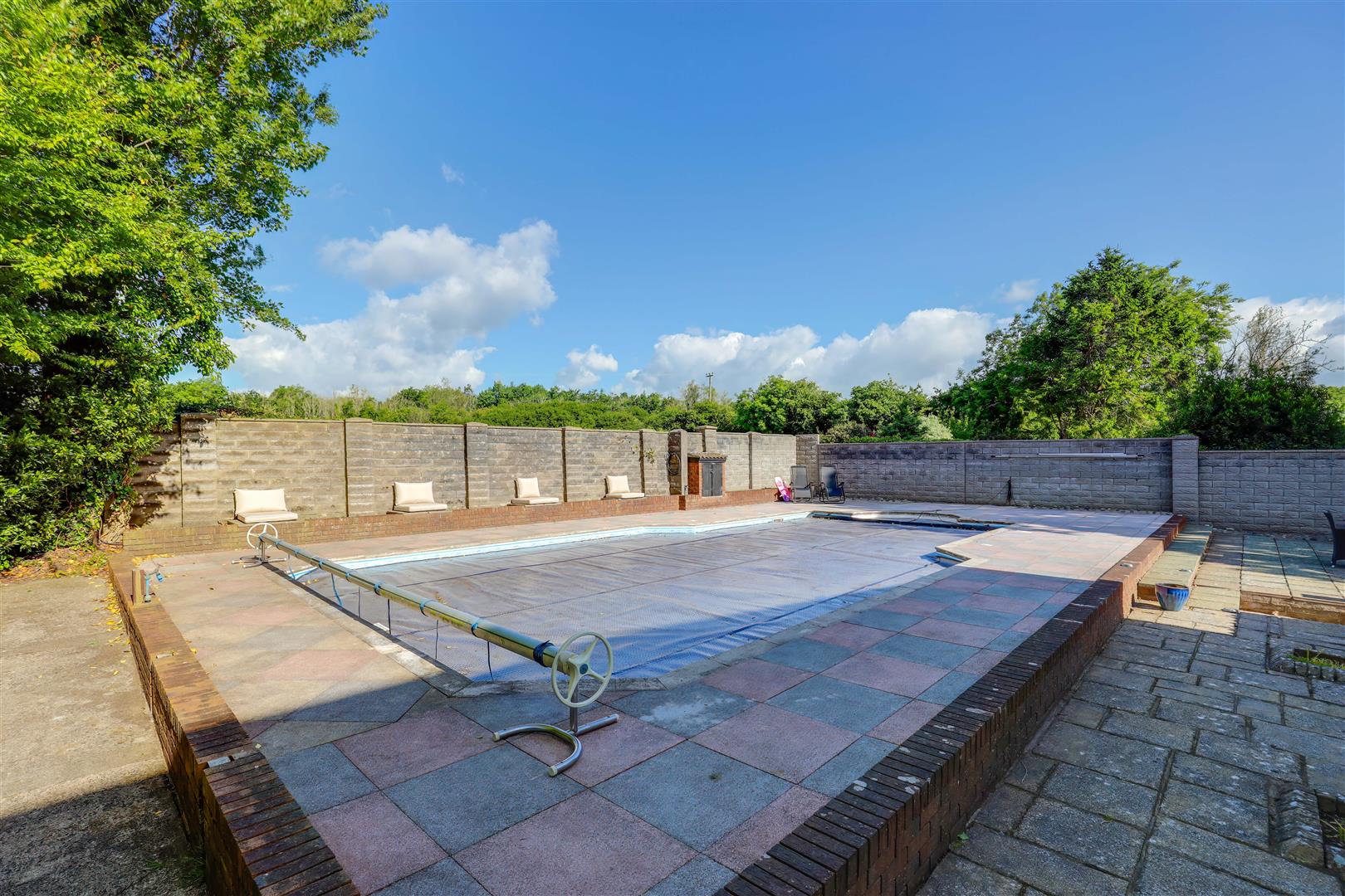 Hillandale, Pen-Y-Turnpike Road, Dinas Powys, Vale of Glamorgan, CF64 4HG